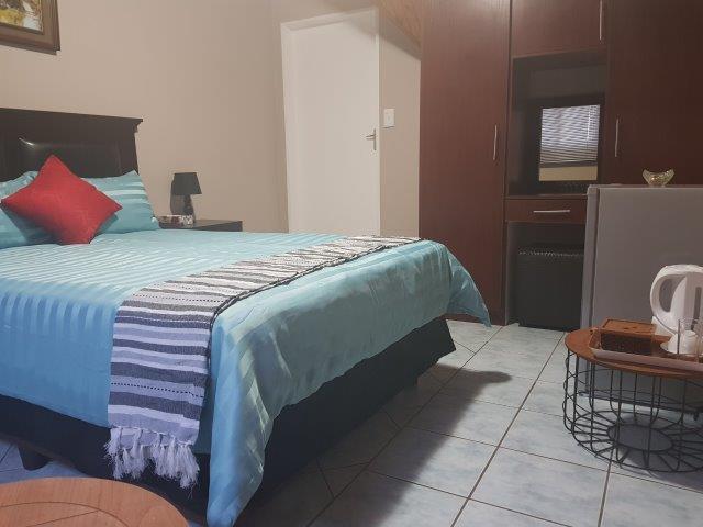 Room 1 Image 2
