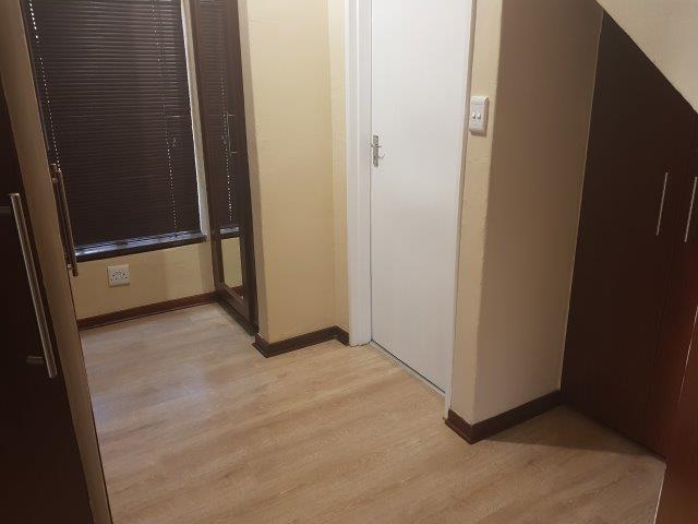Room 5 Image 3