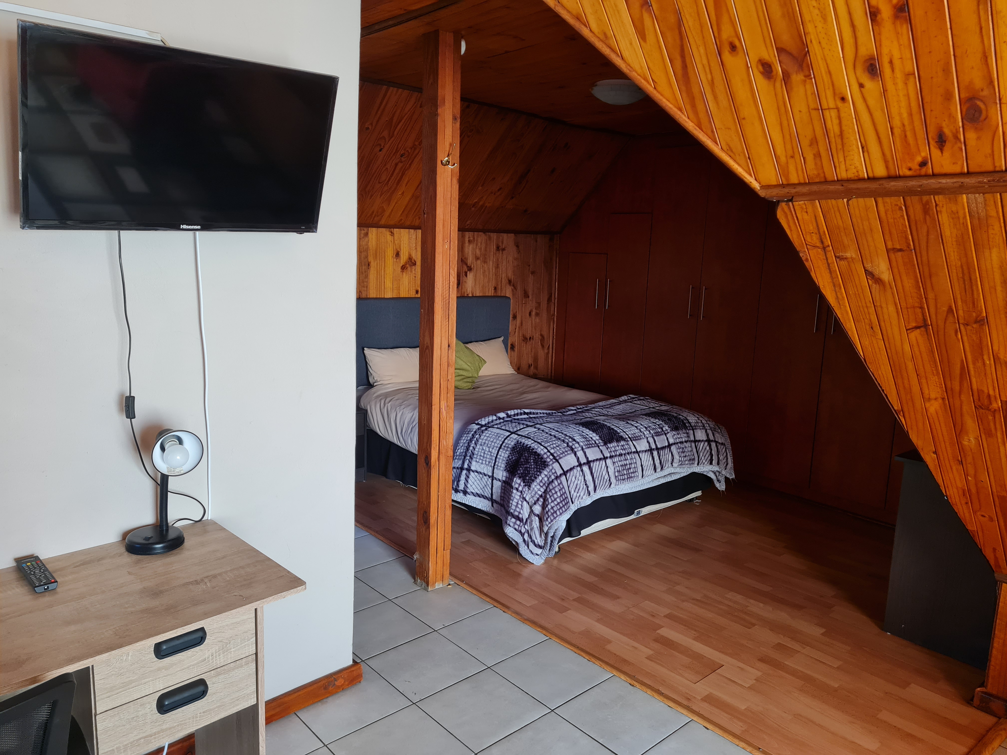 Room 6 Image 3
